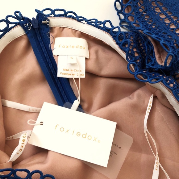 Foxiedox Off Shoulder Lace Knit Sheath Dress - Picture 5 of 5